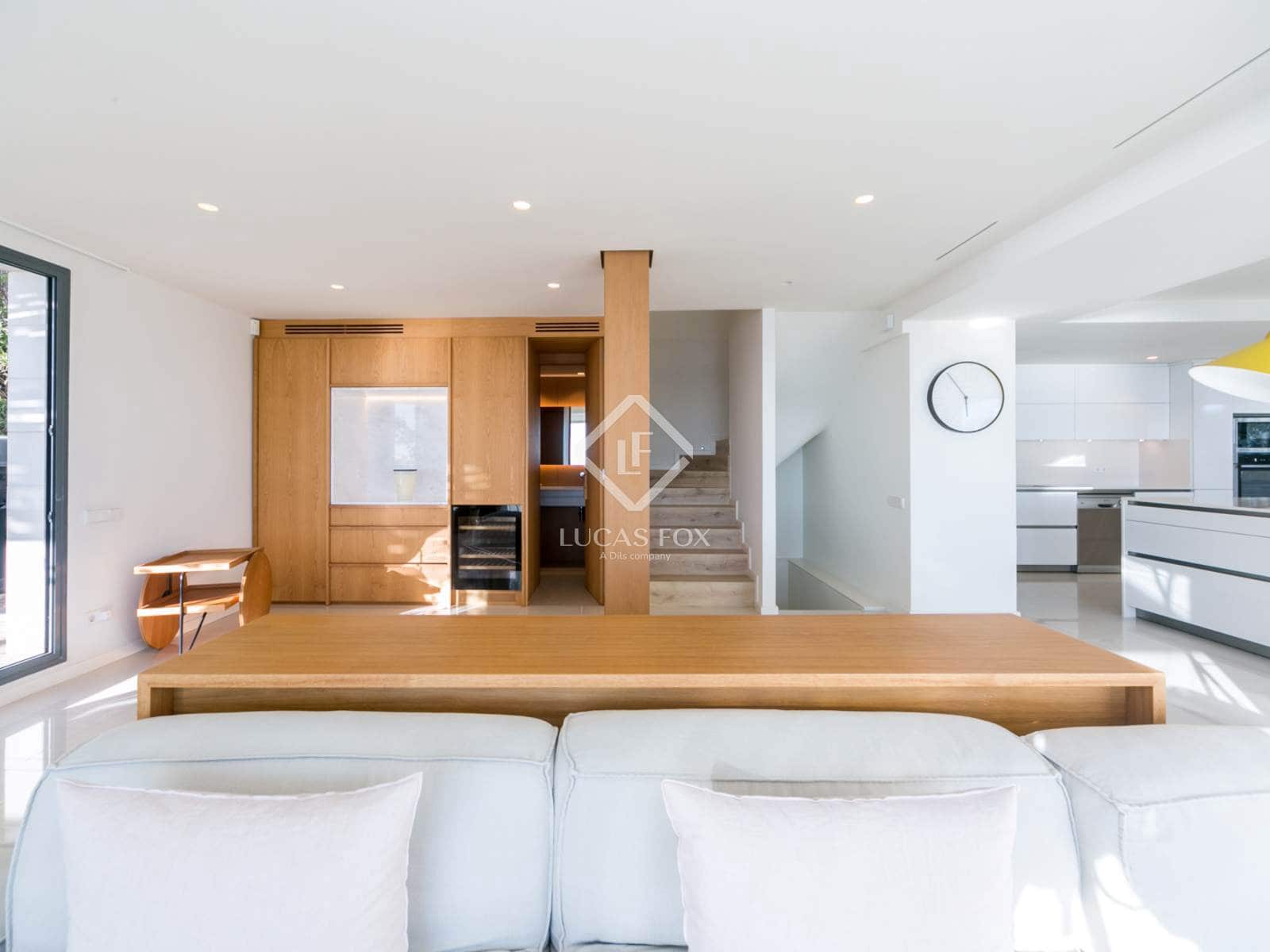 6 bedroom Villa for sale in Les Botigues de Sitges with pool garage - € 2,550,000 (Ref: 9436175)