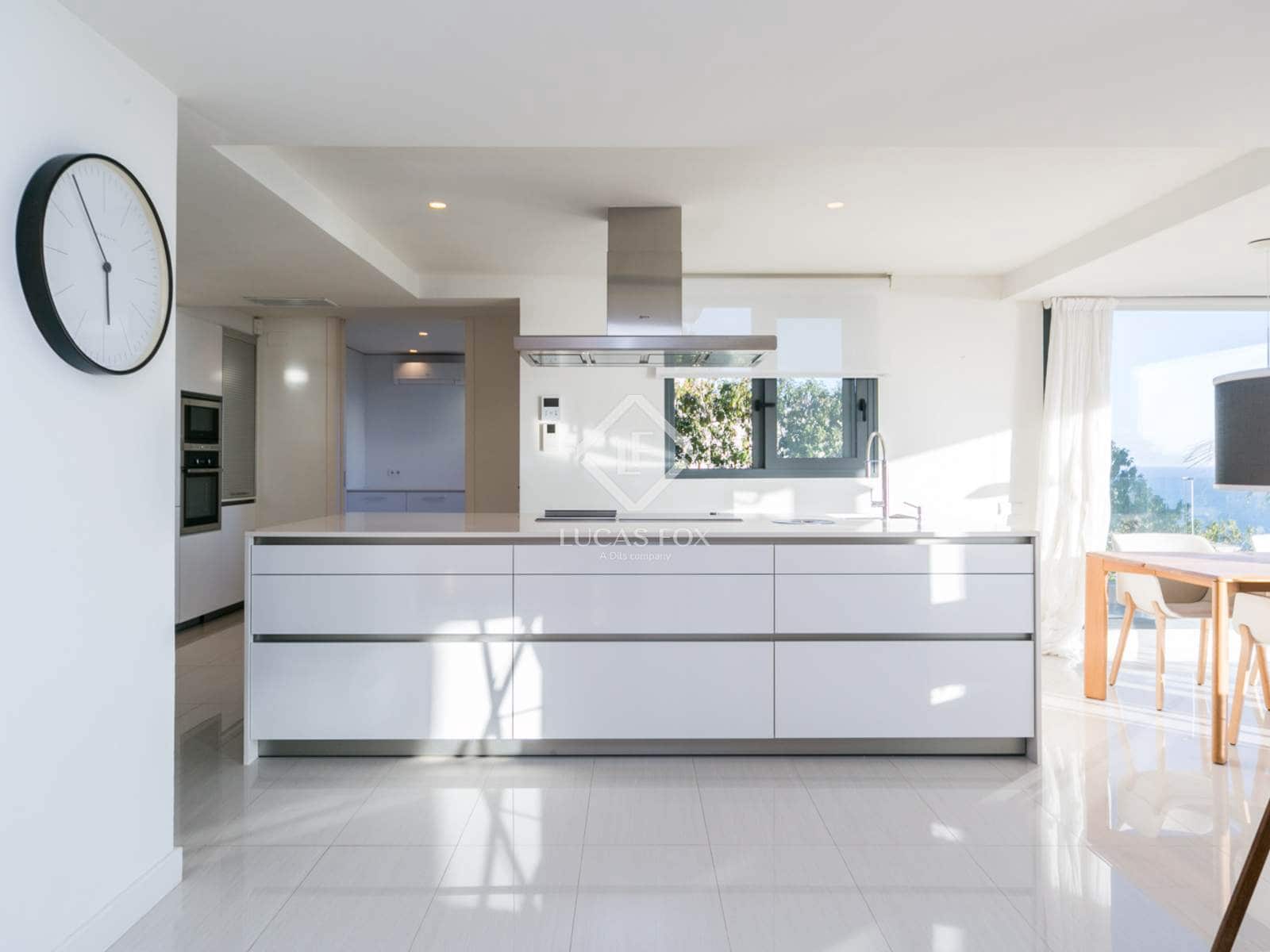 6 bedroom Villa for sale in Les Botigues de Sitges with pool garage - € 2,550,000 (Ref: 9436175)