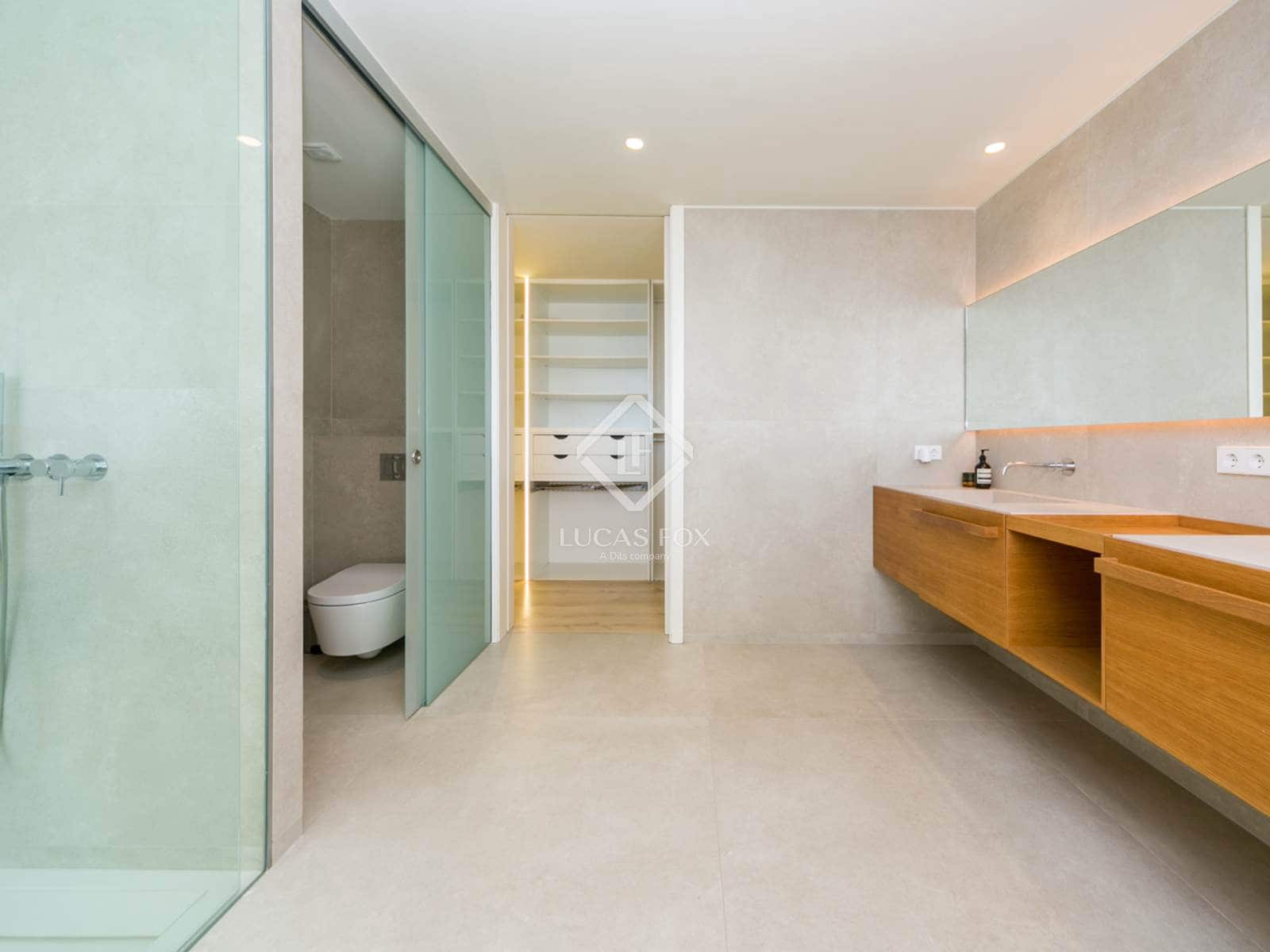 6 bedroom Villa for sale in Les Botigues de Sitges with pool garage - € 2,550,000 (Ref: 9436175)