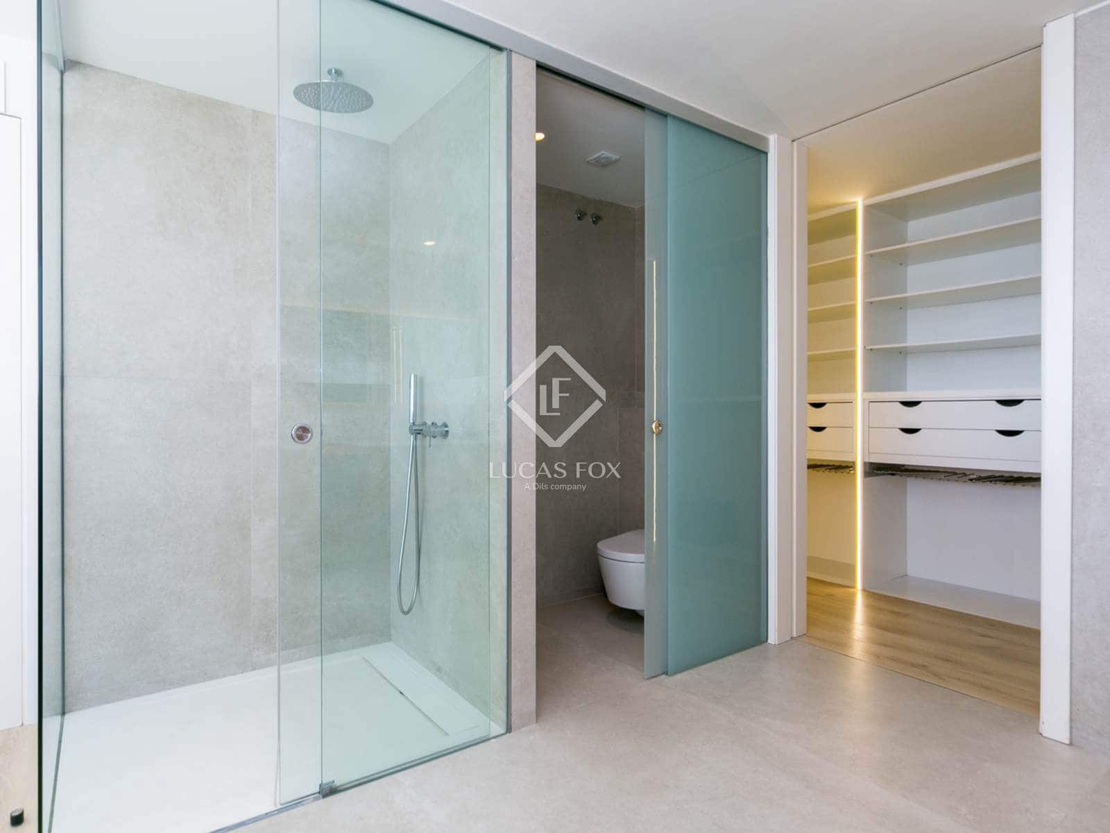 6 bedroom Villa for sale in Les Botigues de Sitges with pool garage - € 2,550,000 (Ref: 9436175)