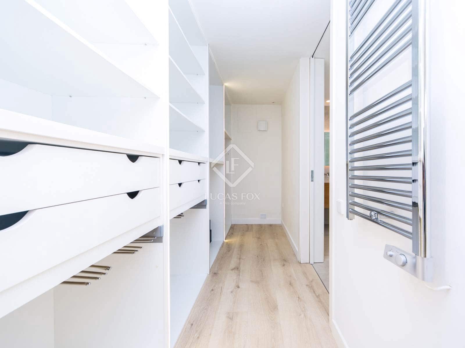 6 bedroom Villa for sale in Les Botigues de Sitges with pool garage - € 2,550,000 (Ref: 9436175)