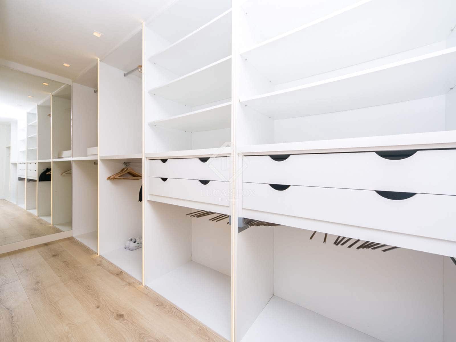 6 bedroom Villa for sale in Les Botigues de Sitges with pool garage - € 2,550,000 (Ref: 9436175)