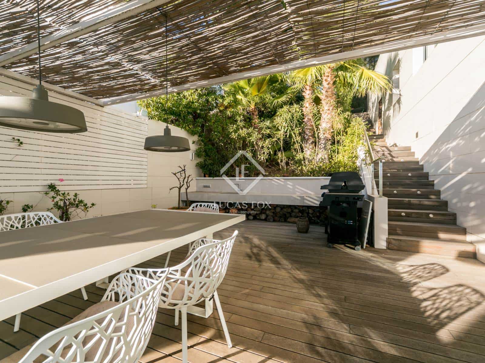 6 bedroom Villa for sale in Les Botigues de Sitges with pool garage - € 2,550,000 (Ref: 9436175)