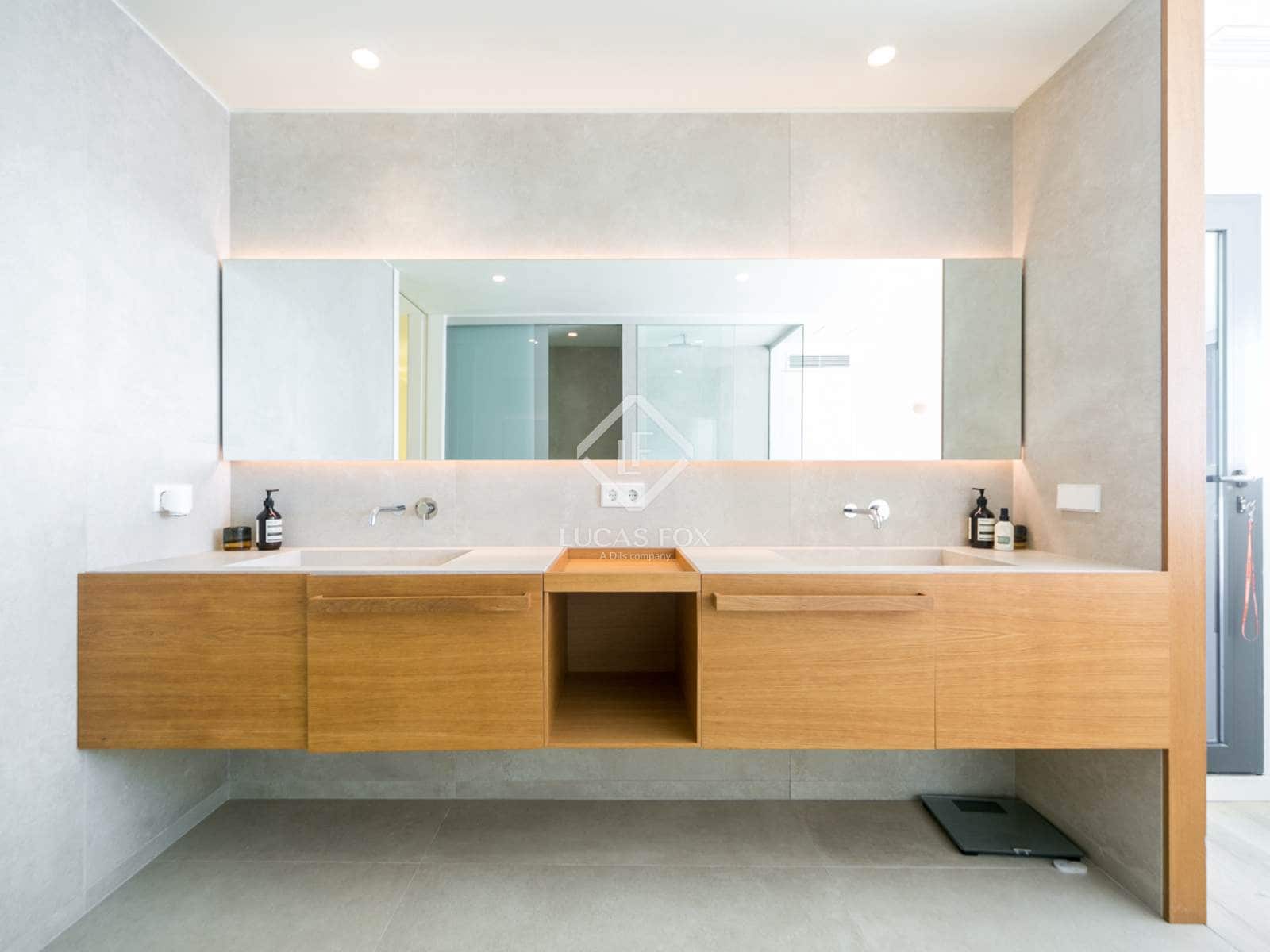 6 bedroom Villa for sale in Les Botigues de Sitges with pool garage - € 2,550,000 (Ref: 9436175)