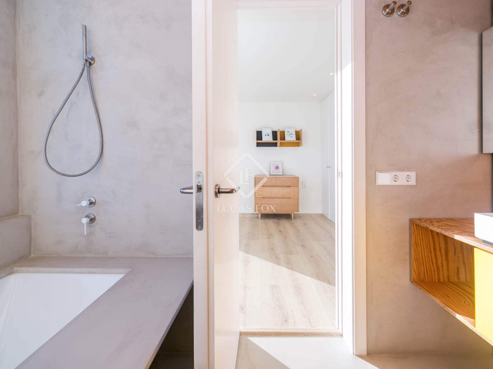 6 bedroom Villa for sale in Les Botigues de Sitges with pool garage - € 2,550,000 (Ref: 9436175)