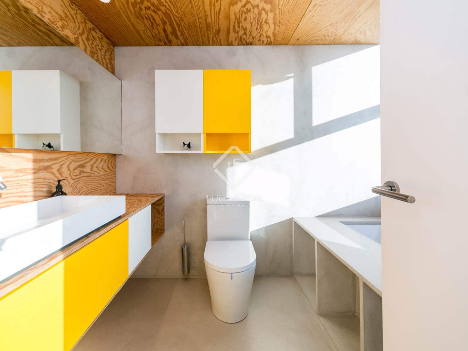 6 bedroom Villa for sale in Les Botigues de Sitges with pool garage - € 2,550,000 (Ref: 9436175)