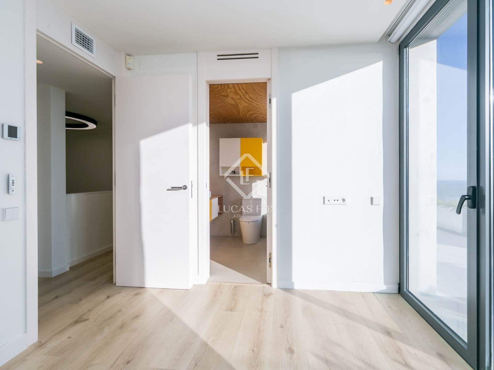 6 bedroom Villa for sale in Les Botigues de Sitges with pool garage - € 2,550,000 (Ref: 9436175)