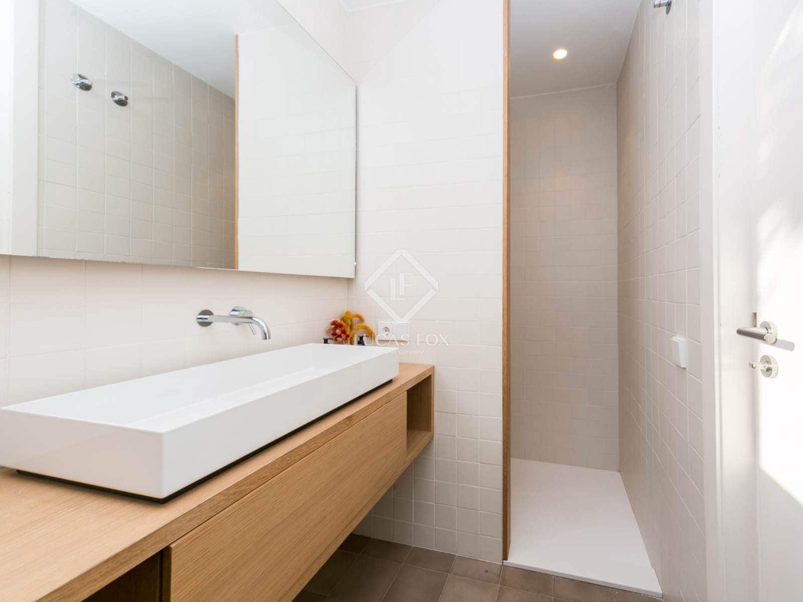 6 bedroom Villa for sale in Les Botigues de Sitges with pool garage - € 2,550,000 (Ref: 9436175)