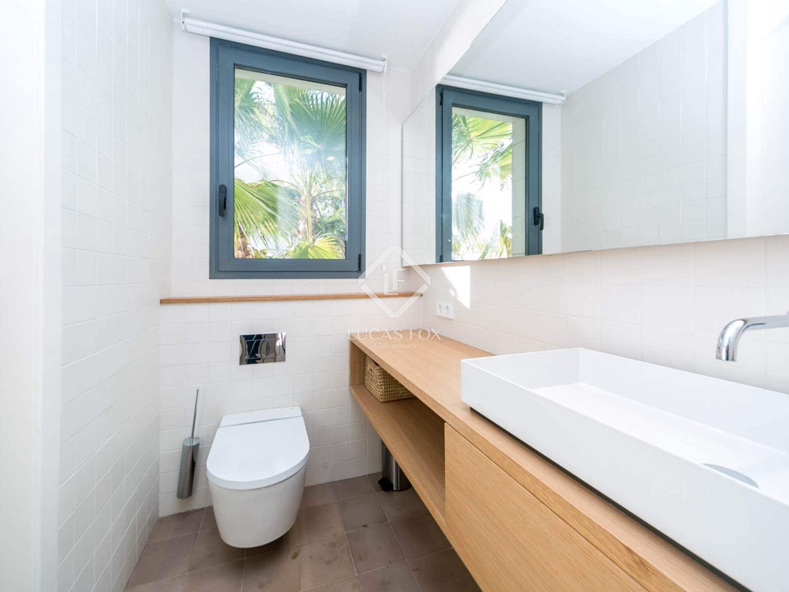 6 bedroom Villa for sale in Les Botigues de Sitges with pool garage - € 2,550,000 (Ref: 9436175)