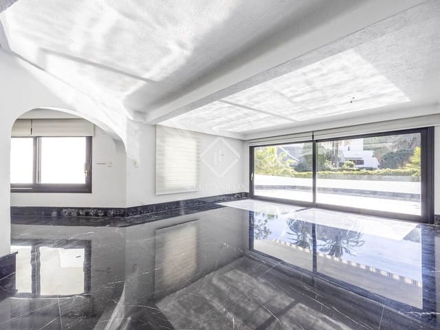 7 bedroom Villa for sale in Rocafort with pool garage - € 1,870,000 (Ref: 9436176)