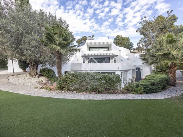 7 bedroom Villa for sale in Rocafort with pool garage - € 1,870,000 (Ref: 9436176)