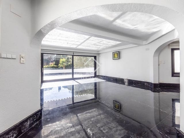 7 bedroom Villa for sale in Rocafort with pool garage - € 1,870,000 (Ref: 9436176)