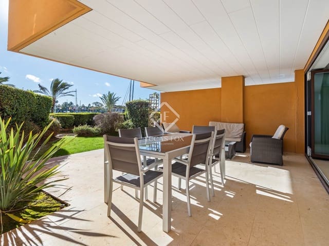 3 chambre Appartement à vendre à Sotogrande, San Roque avec piscine garage - 900 000 € (Ref: 9436177)
