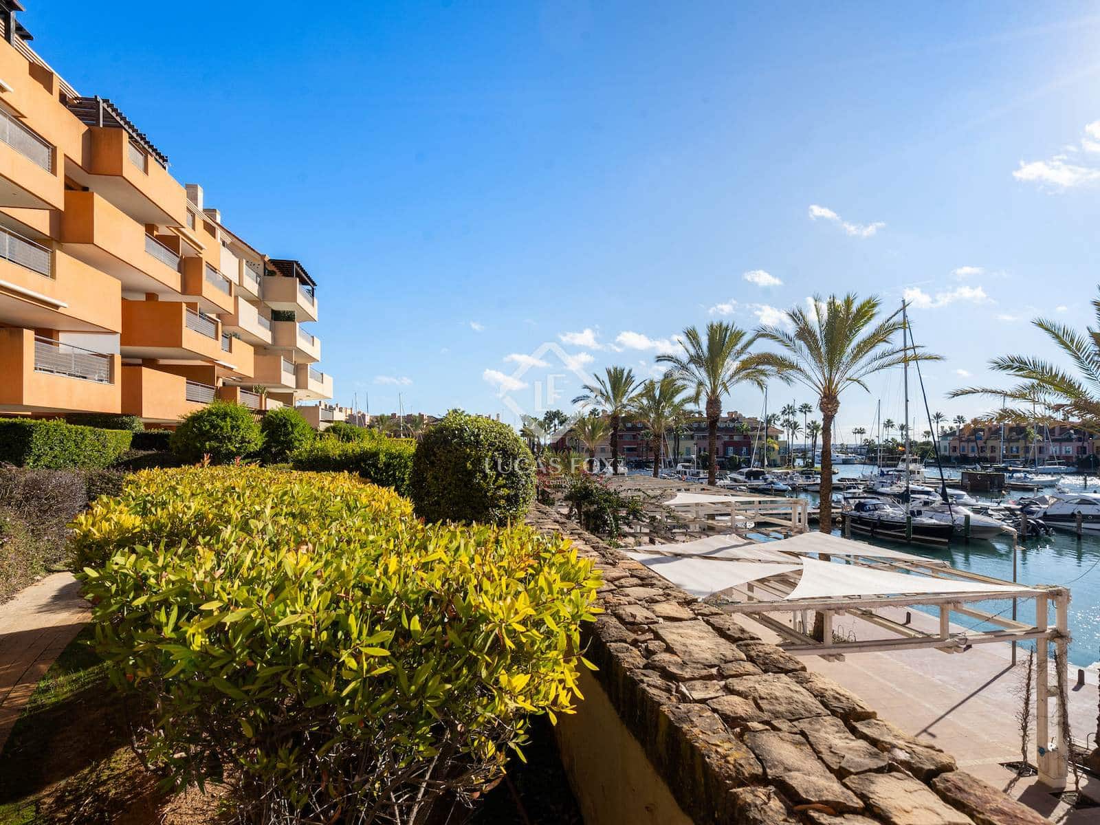 3 chambre Appartement à vendre à Sotogrande avec piscine garage - 900 000 € (Ref: 9436177)