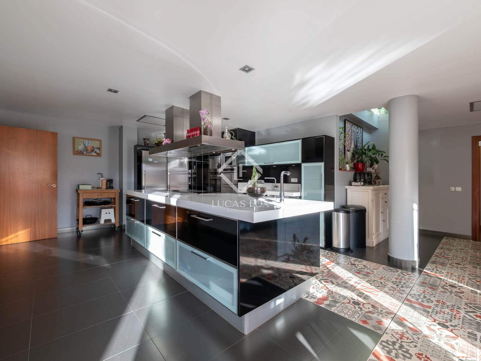 7 bedroom Villa for sale in Fuente el Saz de Jarama with pool garage - € 2,000,000 (Ref: 9436178)