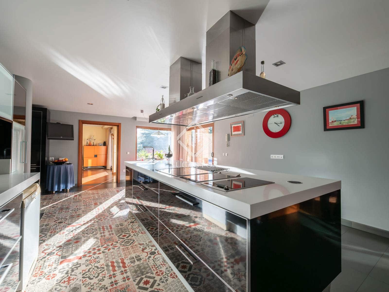 7 bedroom Villa for sale in Fuente el Saz de Jarama with pool garage - € 2,000,000 (Ref: 9436178)