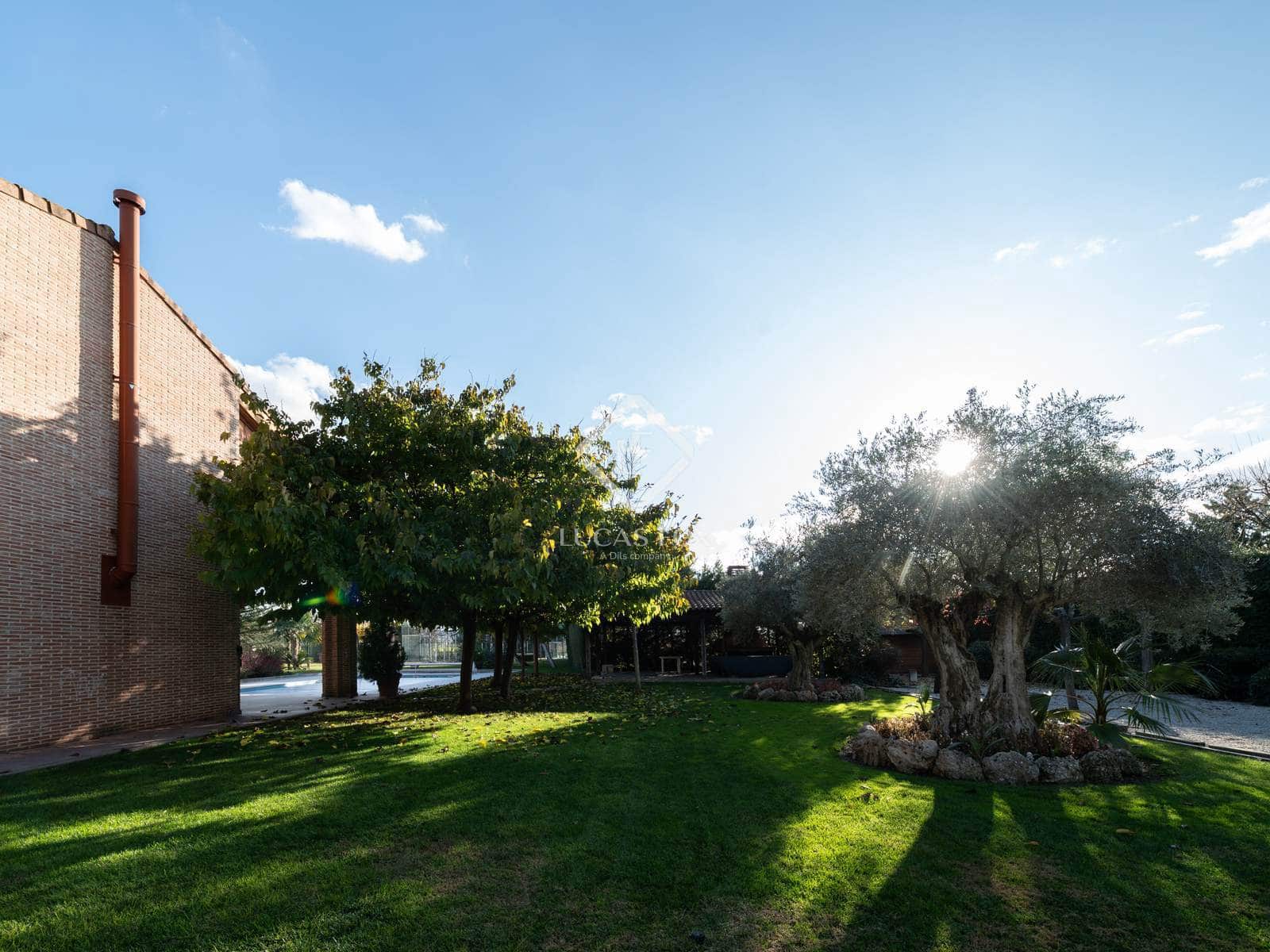 7 bedroom Villa for sale in Fuente el Saz de Jarama with pool garage - € 2,000,000 (Ref: 9436178)