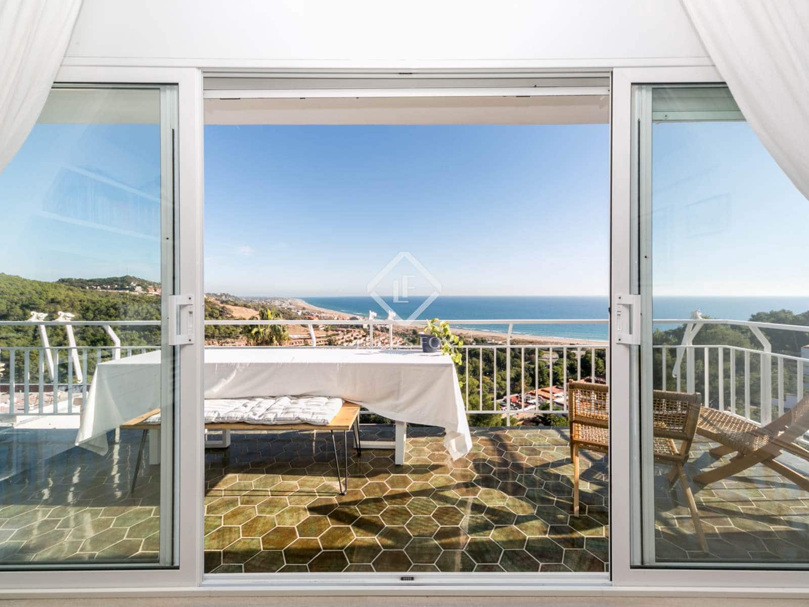 6 slaapkamer Villa te koop in Castelldefels met garage - € 1.290.000 (Ref: 9436285)