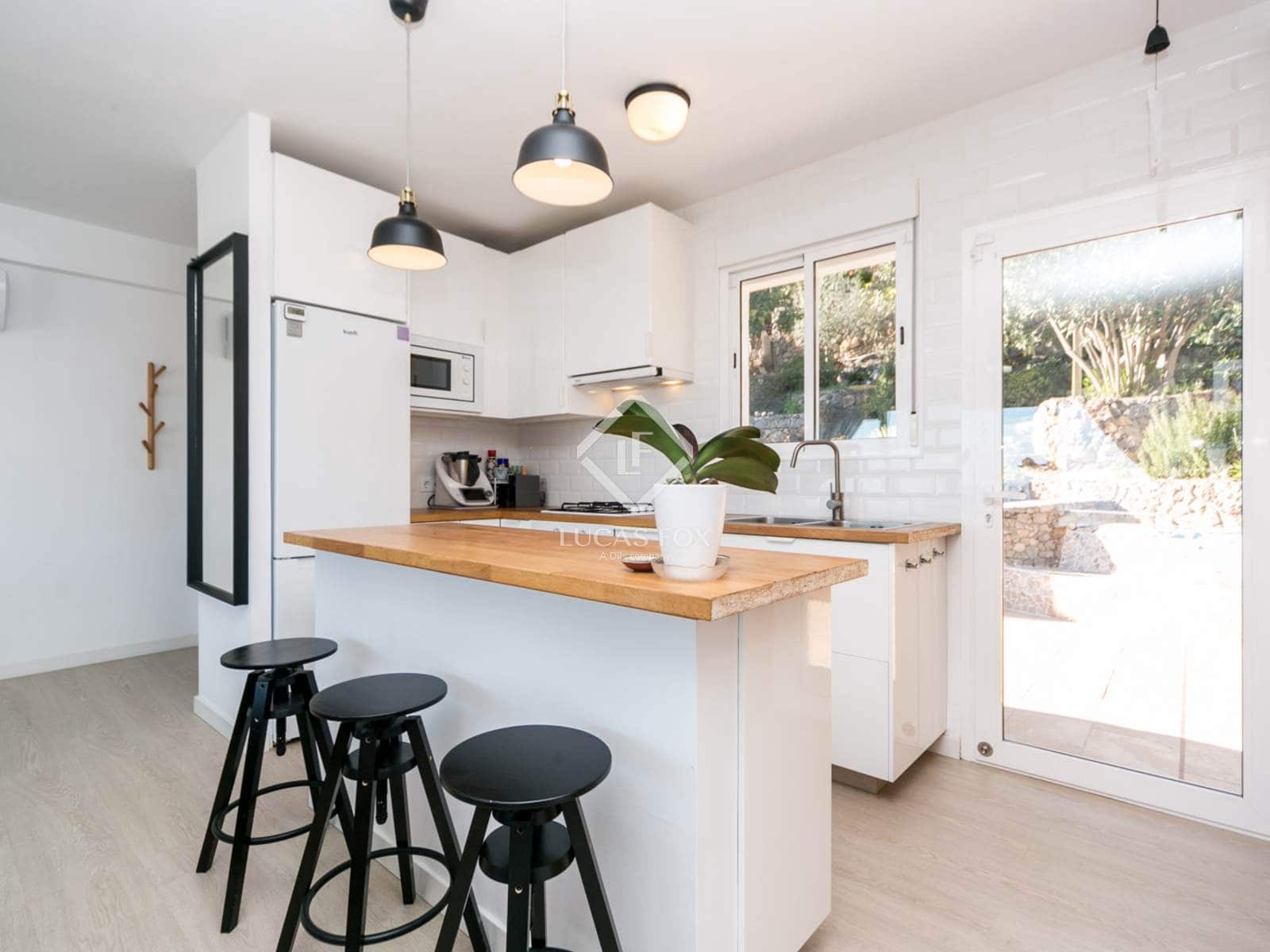 6 slaapkamer Villa te koop in Castelldefels met garage - € 1.290.000 (Ref: 9436285)