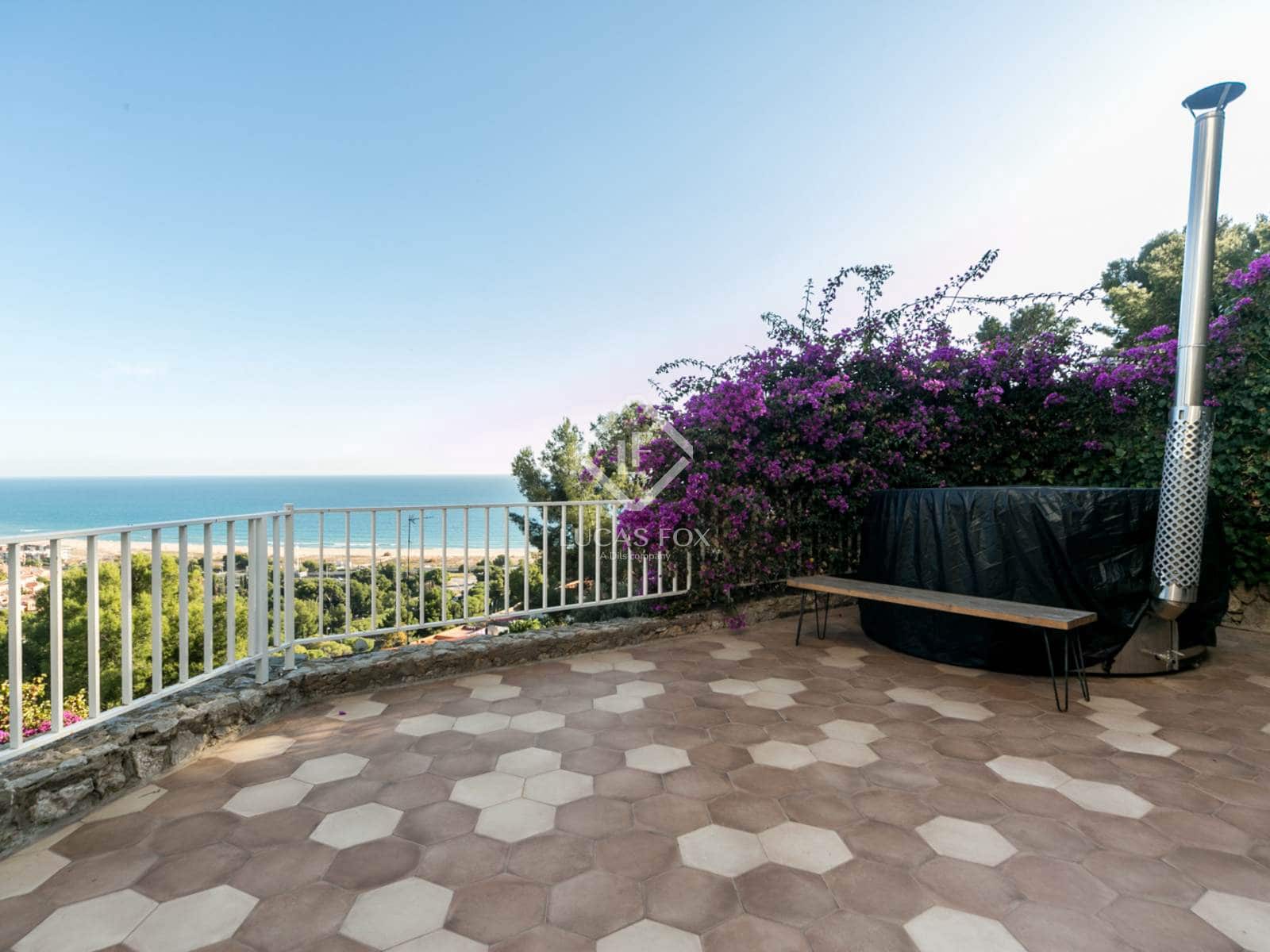 6 slaapkamer Villa te koop in Castelldefels met garage - € 1.290.000 (Ref: 9436285)