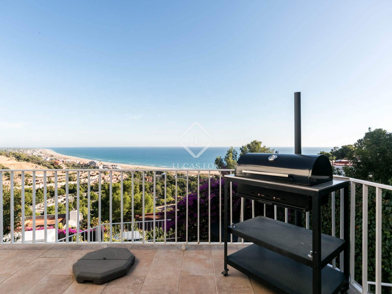 6 slaapkamer Villa te koop in Castelldefels met garage - € 1.290.000 (Ref: 9436285)