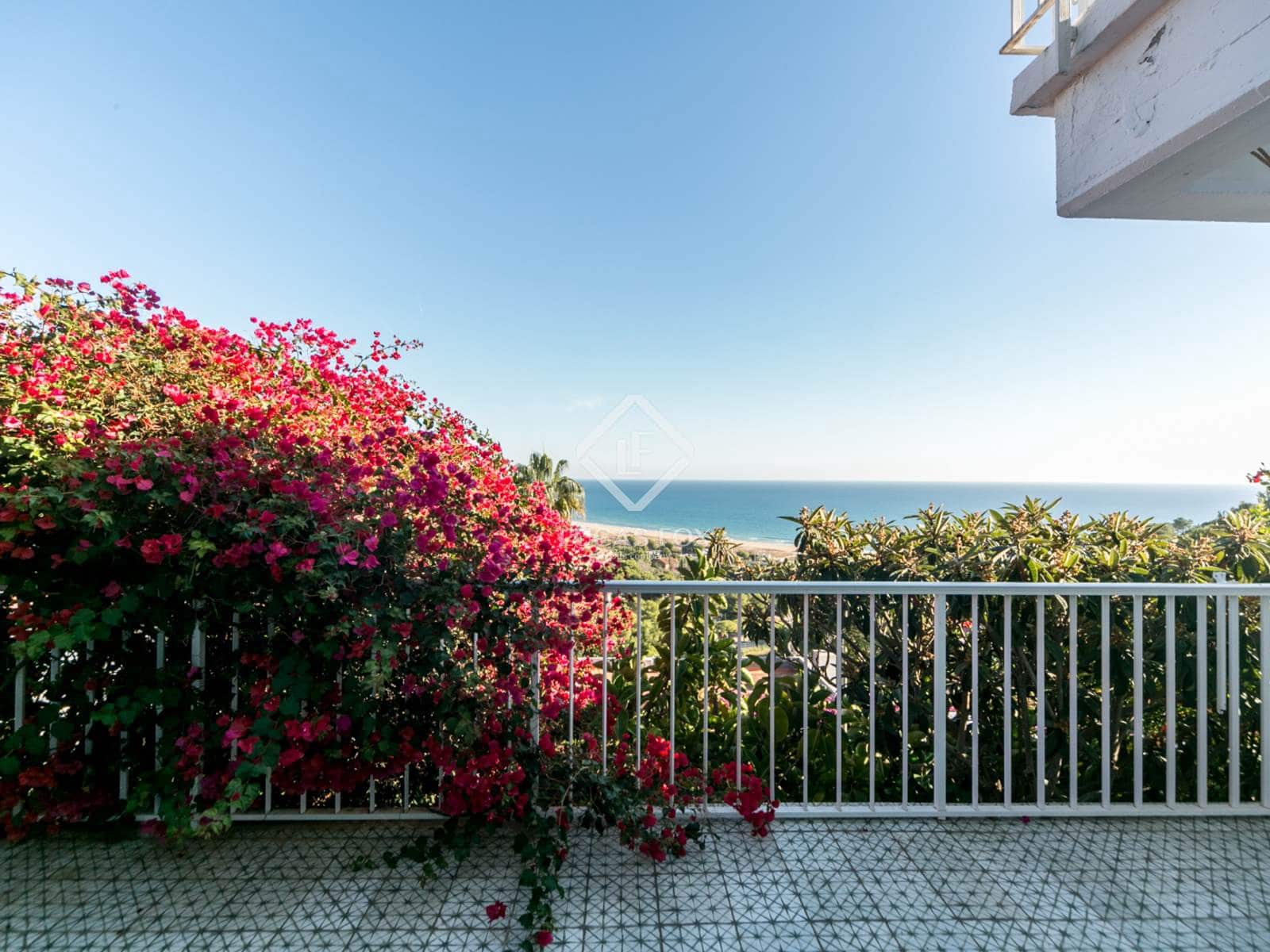 6 slaapkamer Villa te koop in Castelldefels met garage - € 1.290.000 (Ref: 9436285)