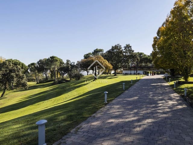 Działka budowlana na sprzedaż w San Sebastián de los Reyes - 900 000 € (Ref: 9436286)