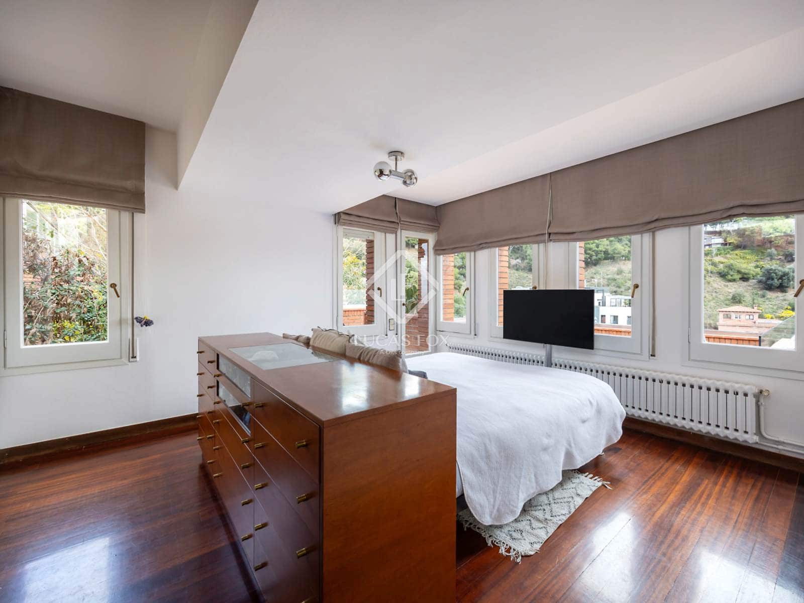 5 soveværelse Villa til leje i Barcelona by med swimmingpool garage - € 4.400 (Ref: 9436441)