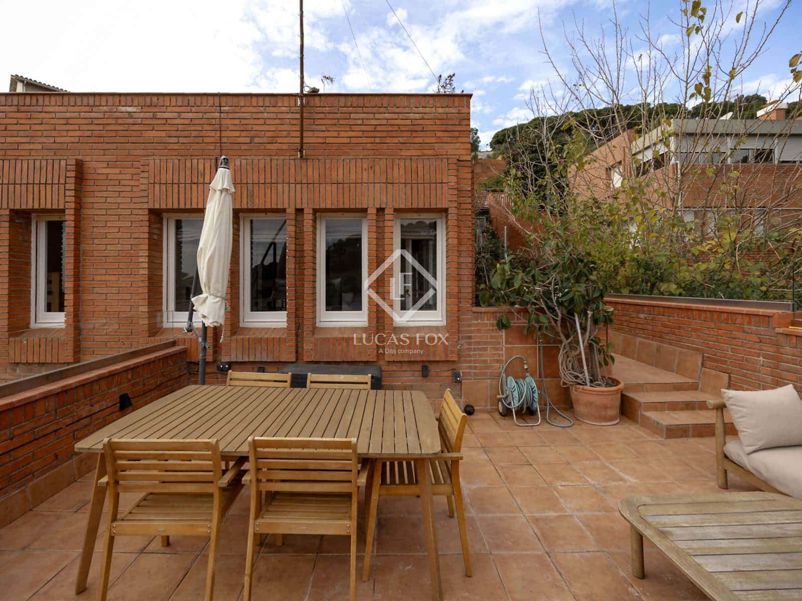 5 soveværelse Villa til leje i Barcelona by med swimmingpool garage - € 4.400 (Ref: 9436441)