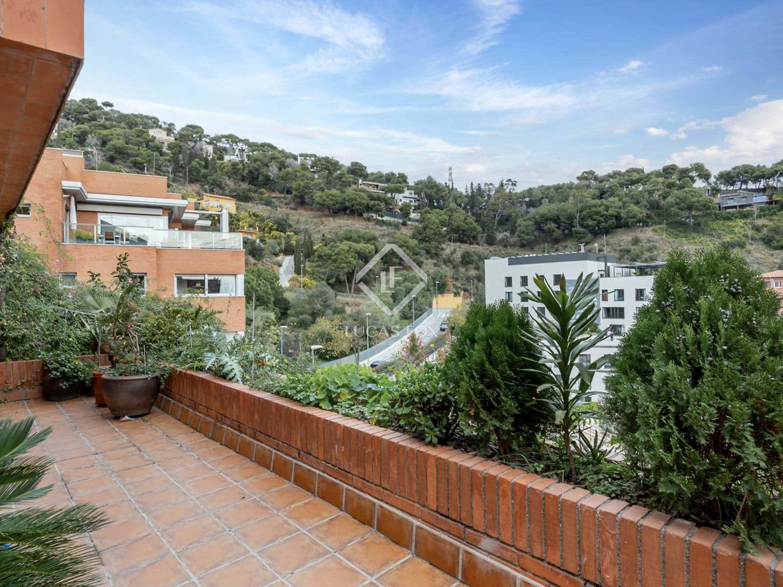5 soveværelse Villa til leje i Barcelona by med swimmingpool garage - € 4.400 (Ref: 9436441)