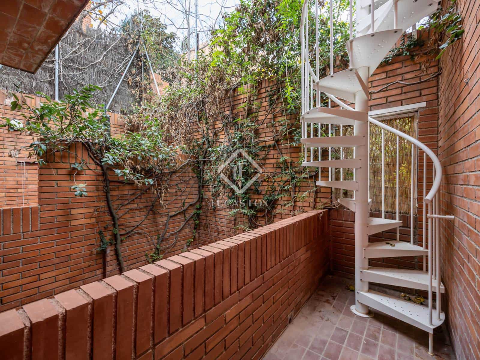 5 soveværelse Villa til leje i Barcelona by med swimmingpool garage - € 4.400 (Ref: 9436441)