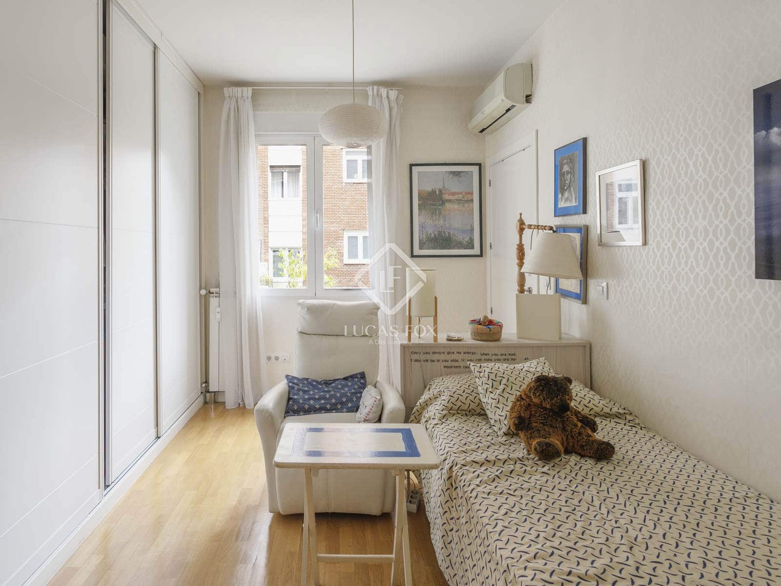 2 soveværelse Lejlighed til salg i Madrid by med garage - € 650.000 (Ref: 9438482)