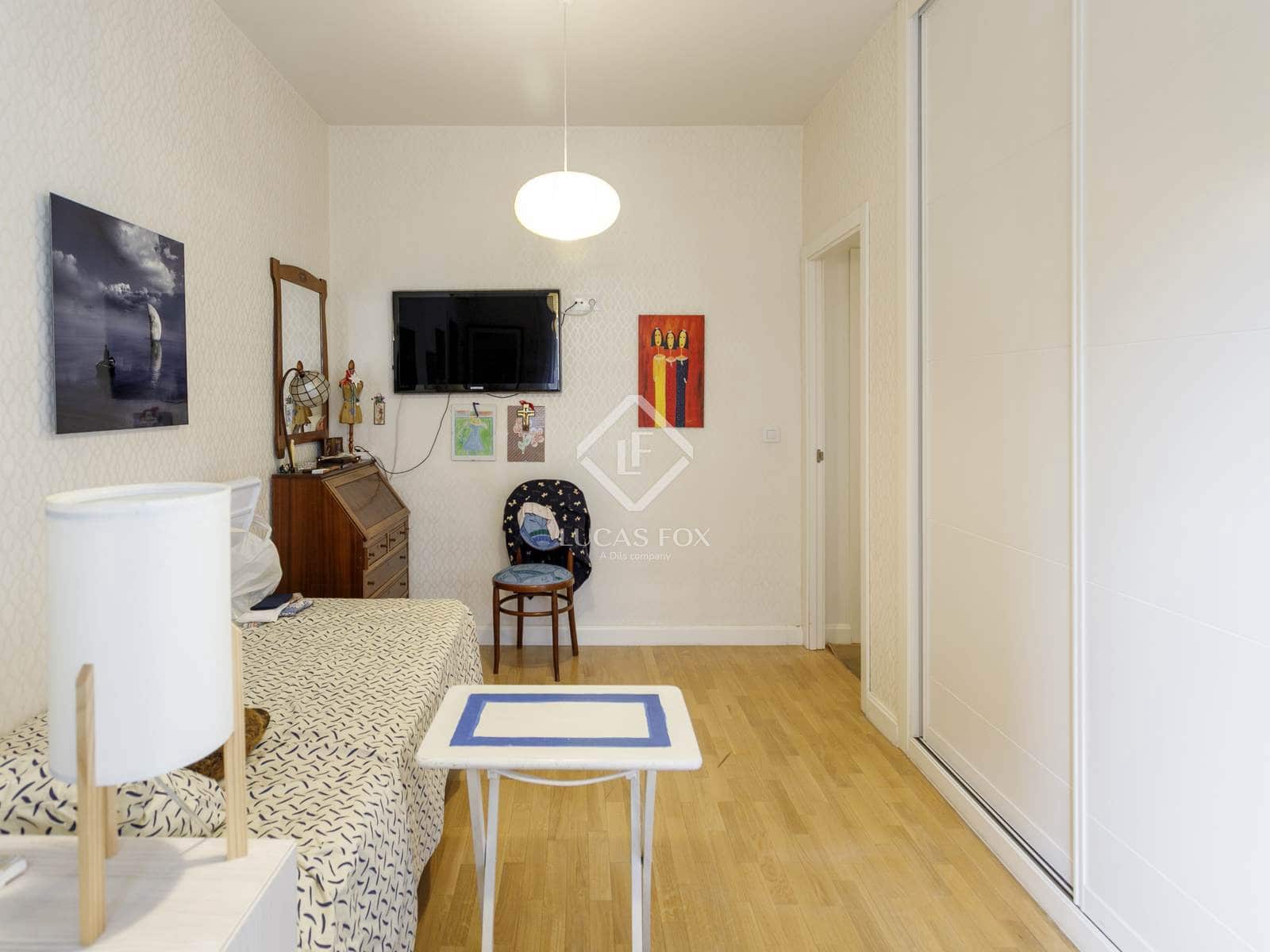 2 soveværelse Lejlighed til salg i Madrid by med garage - € 650.000 (Ref: 9438482)