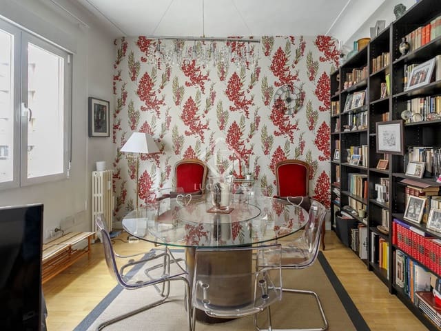 2 makuuhuone Huoneisto myytävänä paikassa Ibiza, Madrid kaupunki mukana 
autotalli - 650 000 € (Ref: 9438482)