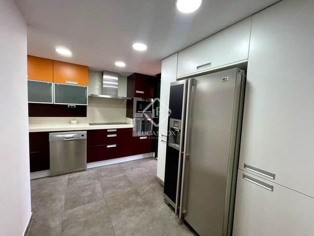 4 slaapkamer Villa te koop in Alicante stad met zwembad garage - € 660.000 (Ref: 9438797)