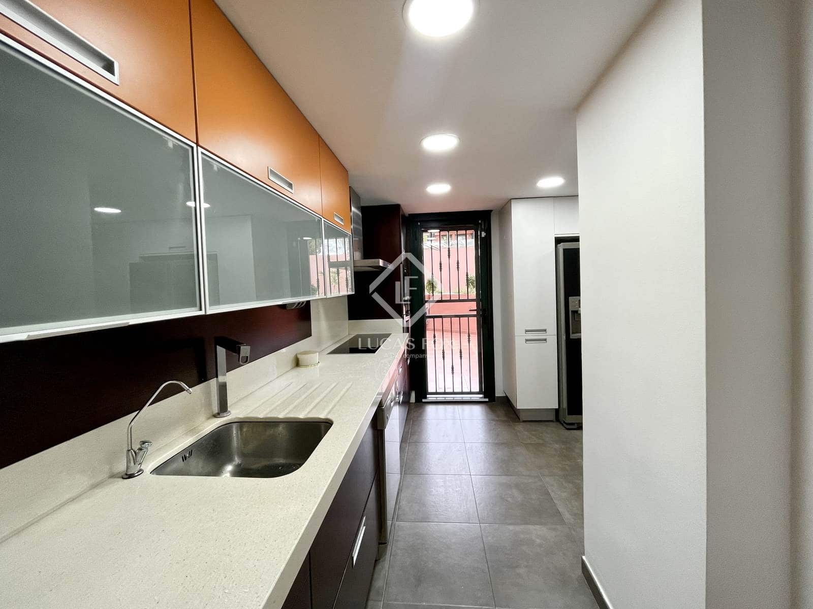 4 slaapkamer Villa te koop in Alicante stad met zwembad garage - € 660.000 (Ref: 9438797)