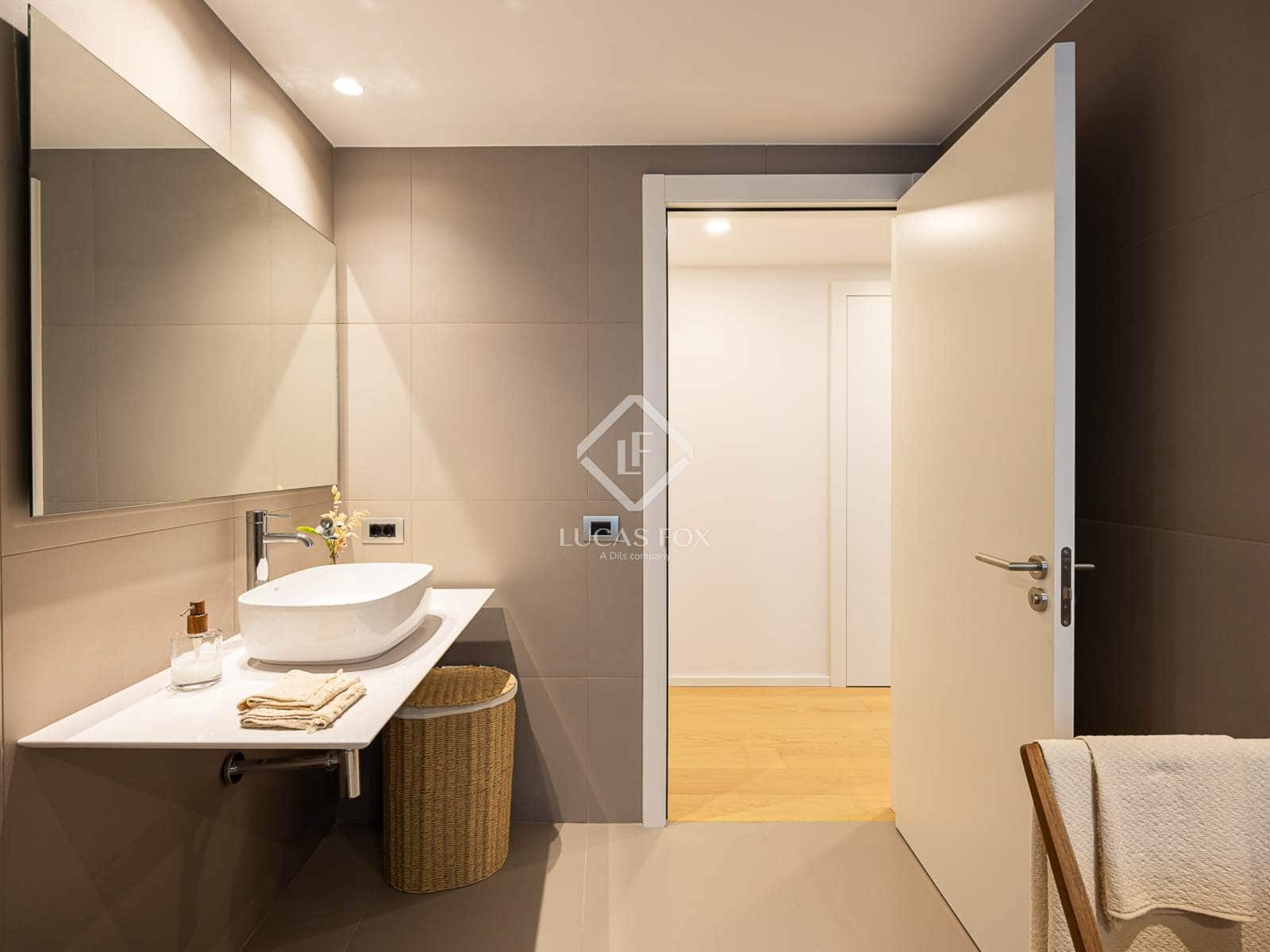 4 slaapkamer Appartement te koop in Barcelona stad met garage - € 2.195.000 (Ref: 9438799)