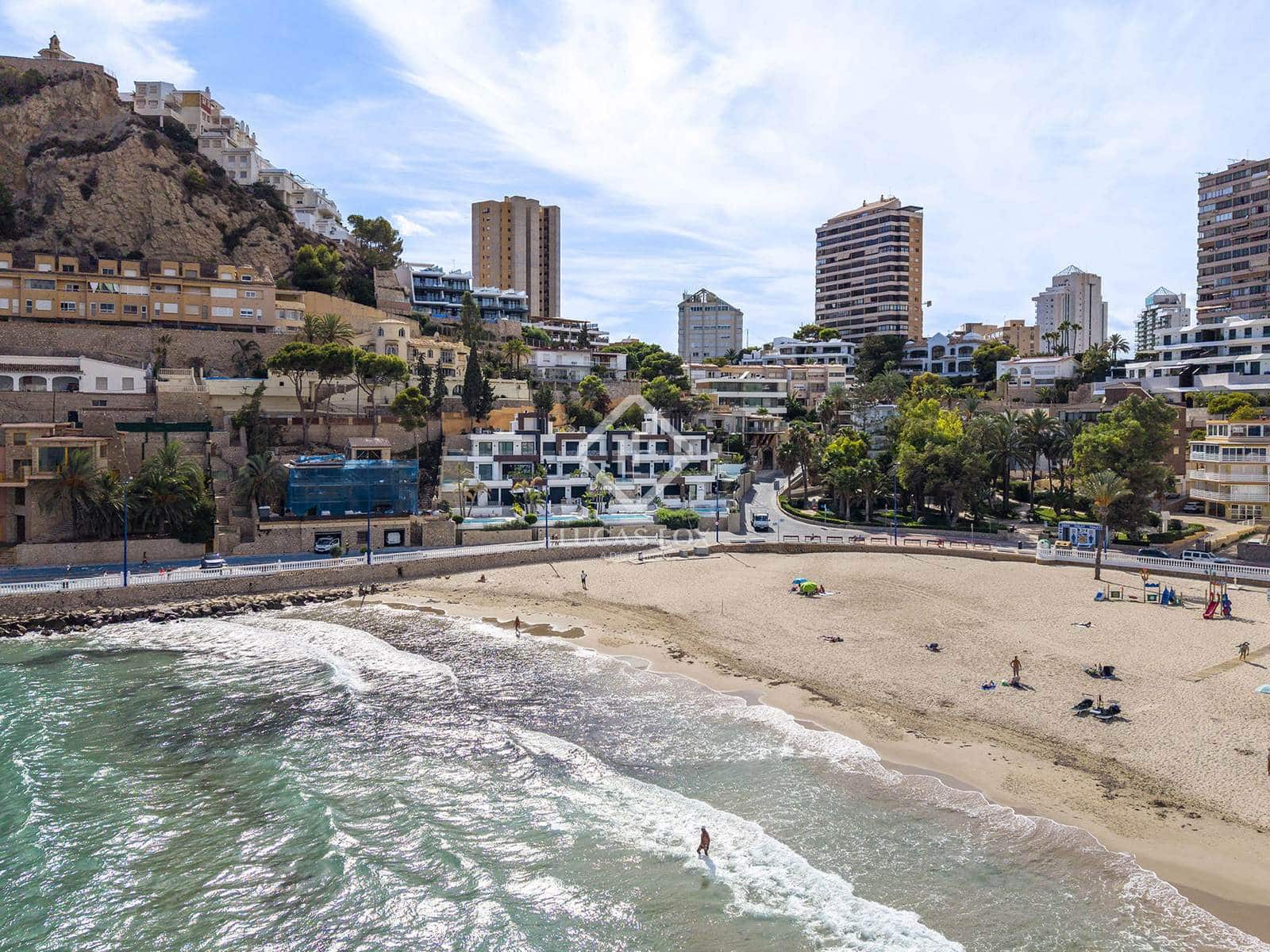 3 bedroom Apartment for sale in Cala de Finestrat with pool garage - € 980,500 (Ref: 9438934)