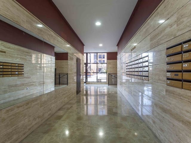 3 Zimmer Apartment zu verkaufen in València Stadt mit Pool Garage - 695.000 € (Ref: 9438990)