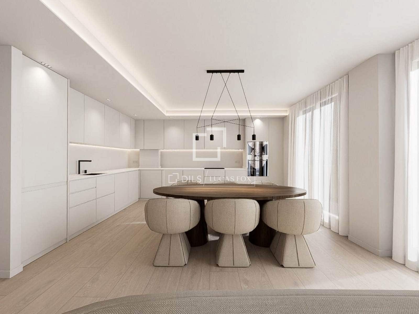 4 bedroom Apartment for sale in Valencia city with garage - € 690,000 (Ref: 9439050)