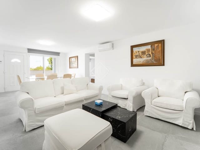 6 makuuhuone Huvila myytävänä paikassa La Nucia mukana uima-altaan 
autotalli - 1 350 000 € (Ref: 9441609)