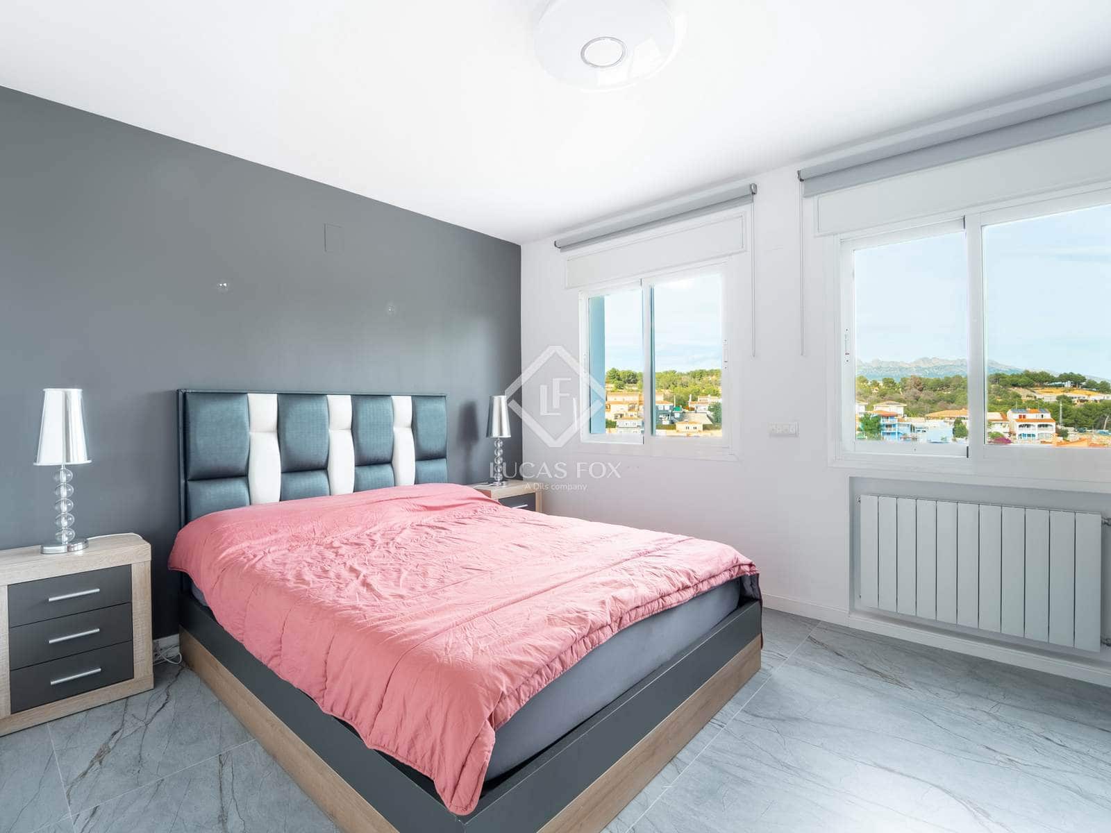 6 makuuhuone Huvila myytävänä paikassa La Nucia mukana uima-altaan 
autotalli - 1 350 000 € (Ref: 9441609)