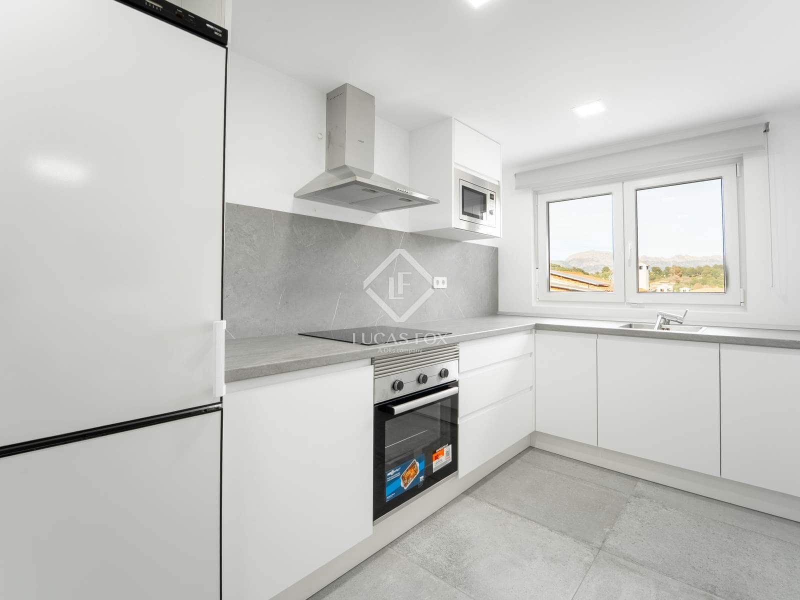 6 makuuhuone Huvila myytävänä paikassa La Nucia mukana uima-altaan 
autotalli - 1 350 000 € (Ref: 9441609)