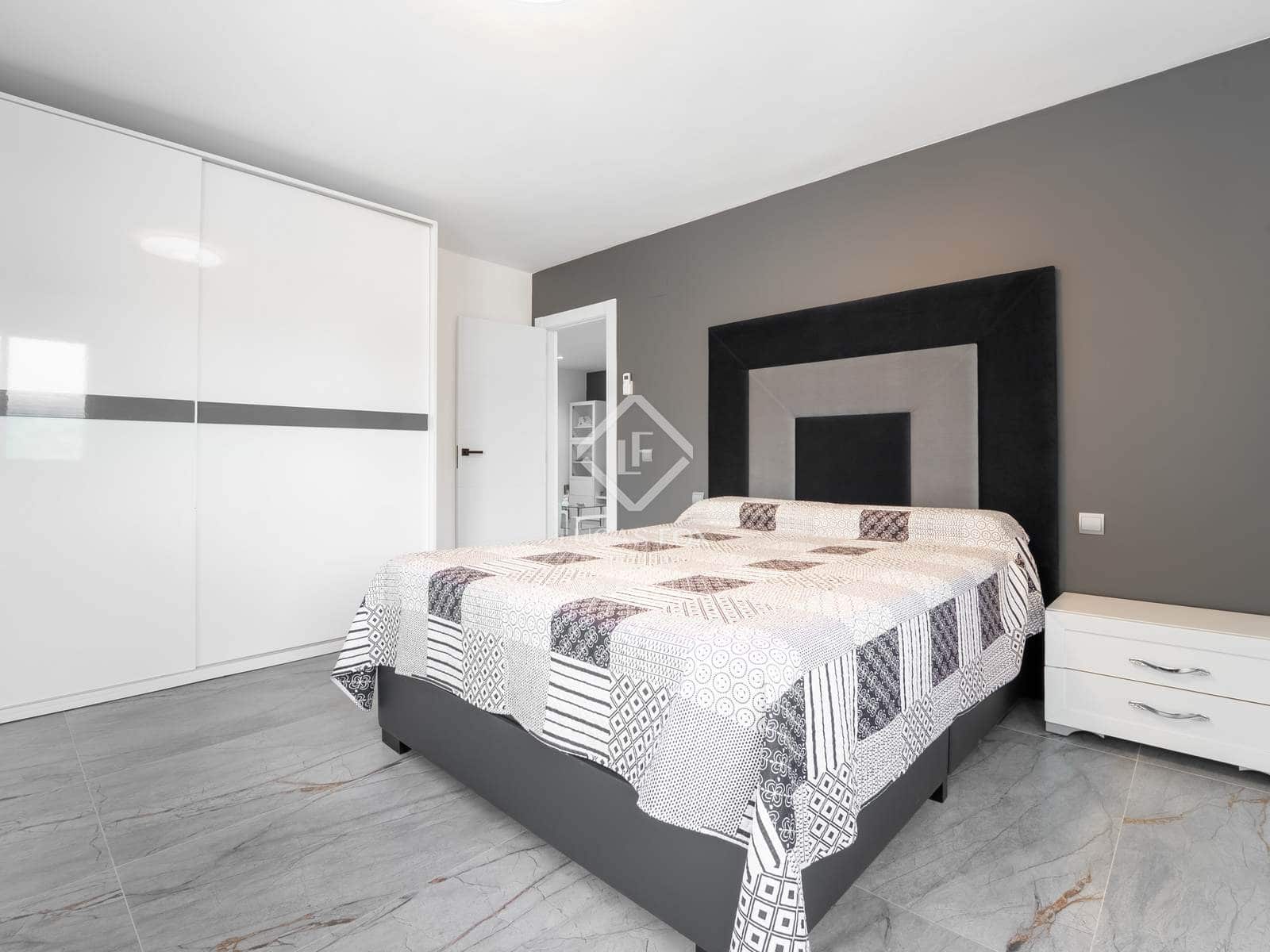 6 makuuhuone Huvila myytävänä paikassa La Nucia mukana uima-altaan 
autotalli - 1 350 000 € (Ref: 9441609)