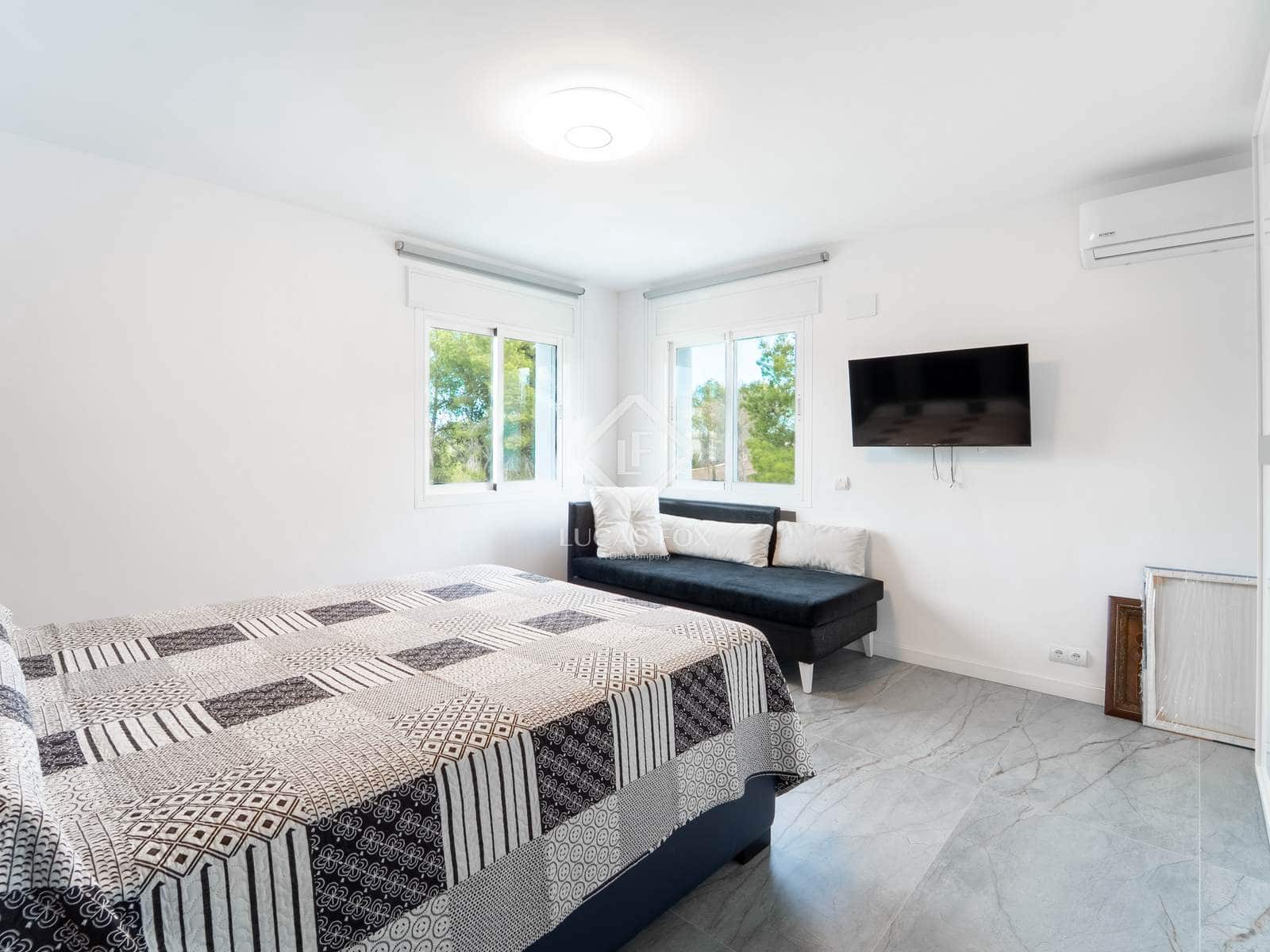 6 makuuhuone Huvila myytävänä paikassa La Nucia mukana uima-altaan 
autotalli - 1 350 000 € (Ref: 9441609)