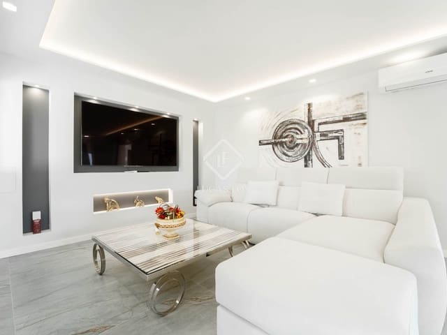 6 makuuhuone Huvila myytävänä paikassa La Nucia mukana uima-altaan 
autotalli - 1 350 000 € (Ref: 9441609)