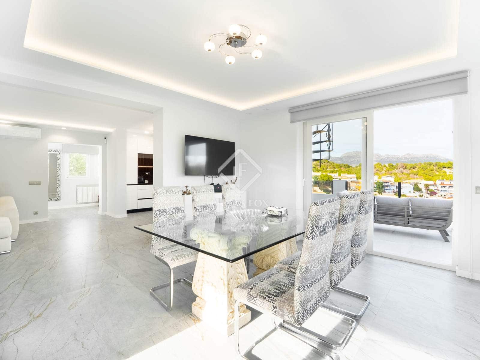 6 makuuhuone Huvila myytävänä paikassa La Nucia mukana uima-altaan 
autotalli - 1 350 000 € (Ref: 9441609)