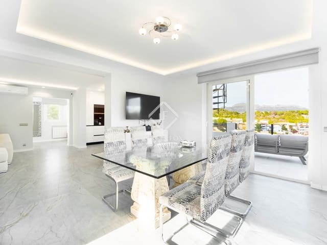 6 makuuhuone Huvila myytävänä paikassa La Nucia mukana uima-altaan 
autotalli - 1 350 000 € (Ref: 9441609)