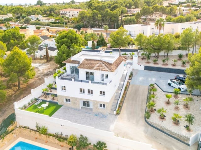 6 makuuhuone Huvila myytävänä paikassa La Nucia mukana uima-altaan 
autotalli - 1 350 000 € (Ref: 9441609)