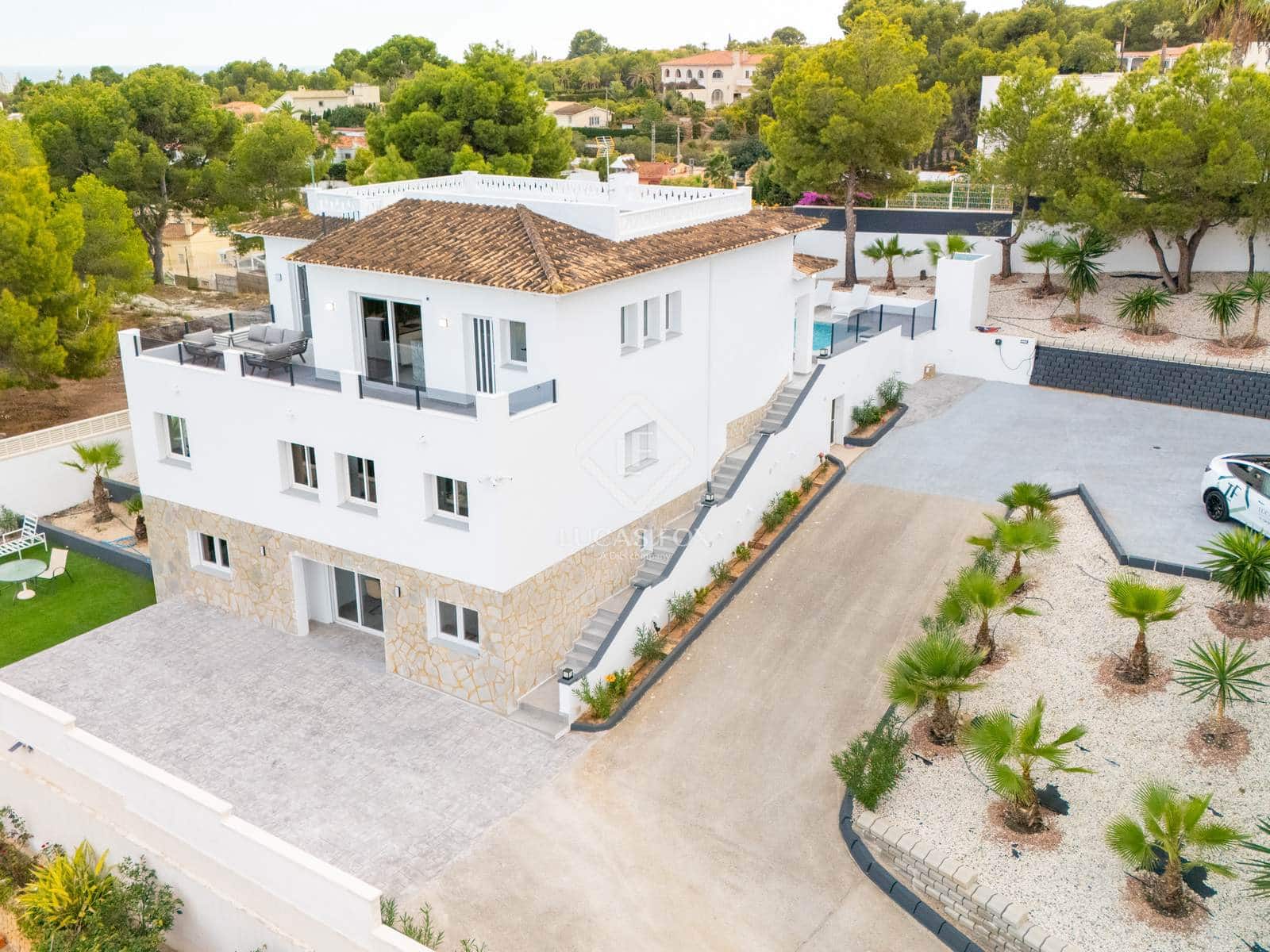 6 makuuhuone Huvila myytävänä paikassa La Nucia mukana uima-altaan 
autotalli - 1 350 000 € (Ref: 9441609)